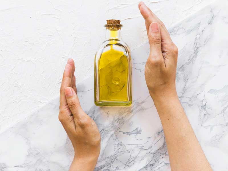 ¿Es bueno el aceite de oliva para el pelo?
