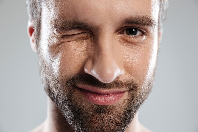 زراعة شعر الحاجب: الأسباب والعلاج