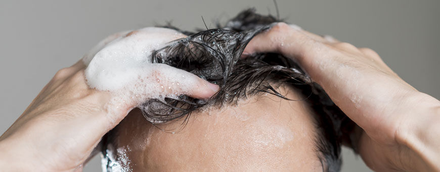 Cómo lavar el pelo después de un trasplante capilar